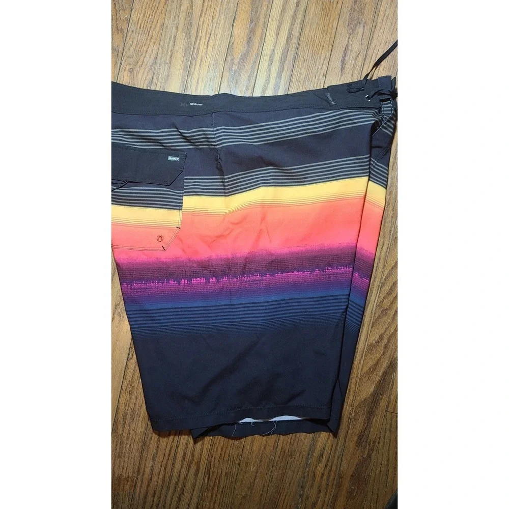 Hurley Phantom Men 36 Boardshorts Swim Trunks Colorful Resort Beach Rainbow Logo